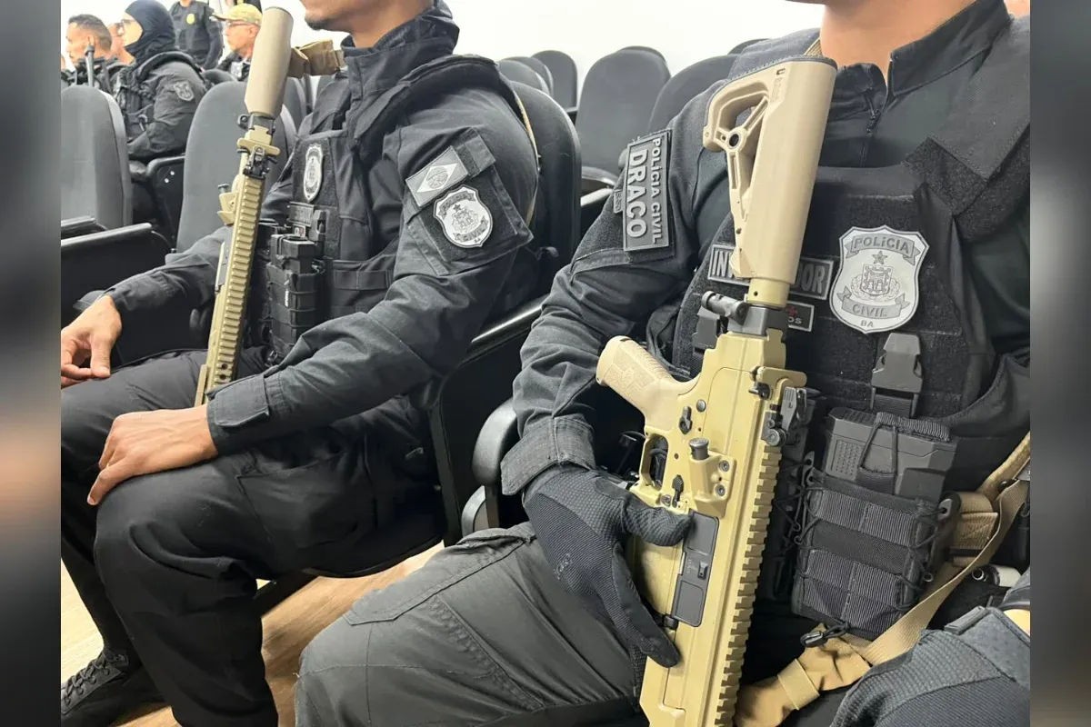 Operação policial desarticula grupo suspeito de comércio ilegal de armas