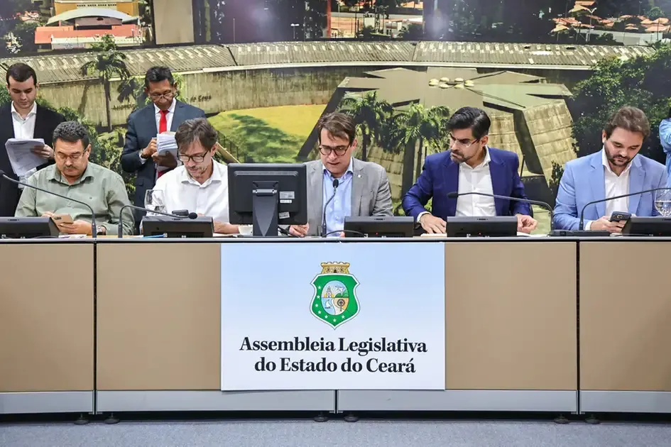 Oposição adia votação do Código de Ética na Alece