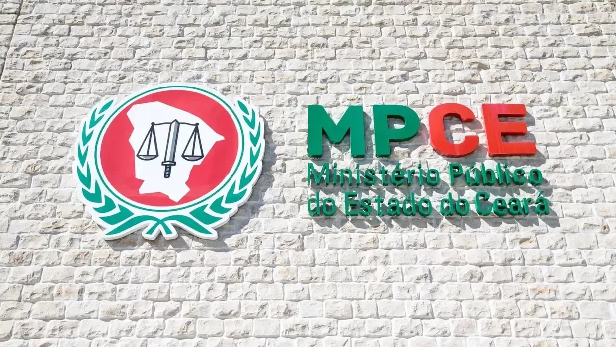 Pai de aluno é condenado por posts homofóbicos contra escola particular no Eusébio