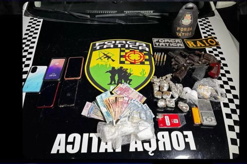 PM prende 5 suspeitos com armas, drogas e veículos roubados em Tianguá