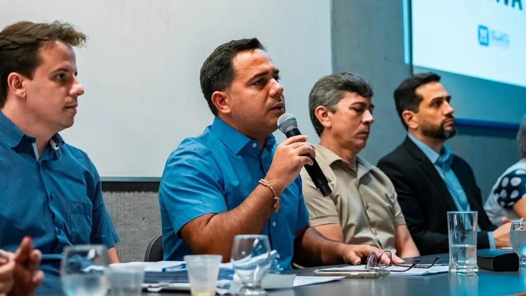 Prefeitura de Iguatu demite mais de 600 comissionados em revisão administrativa