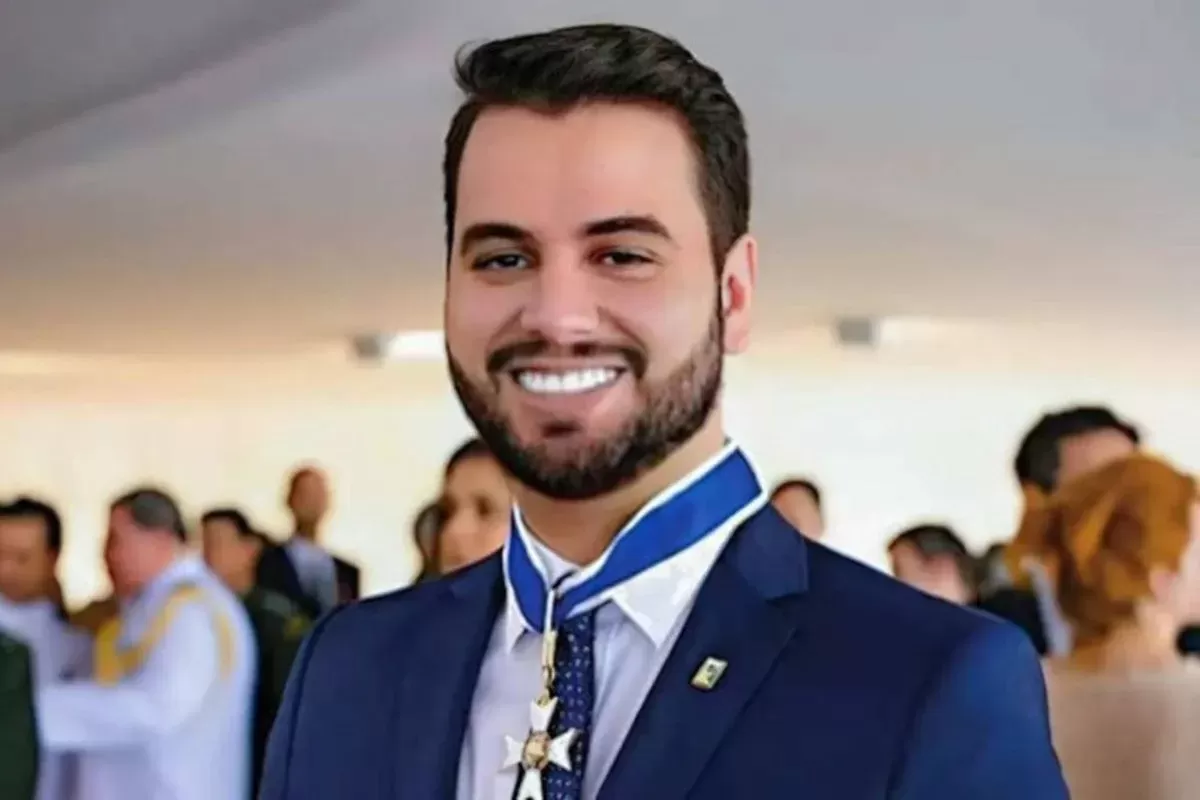 Quem é Filipe Martins, que teve prisão preventiva decretada por Moraes