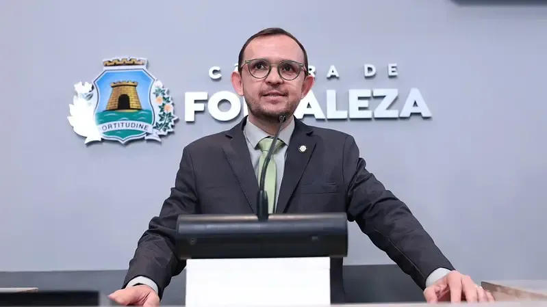 Renatinho Soares assume cadeira na Câmara de Fortaleza