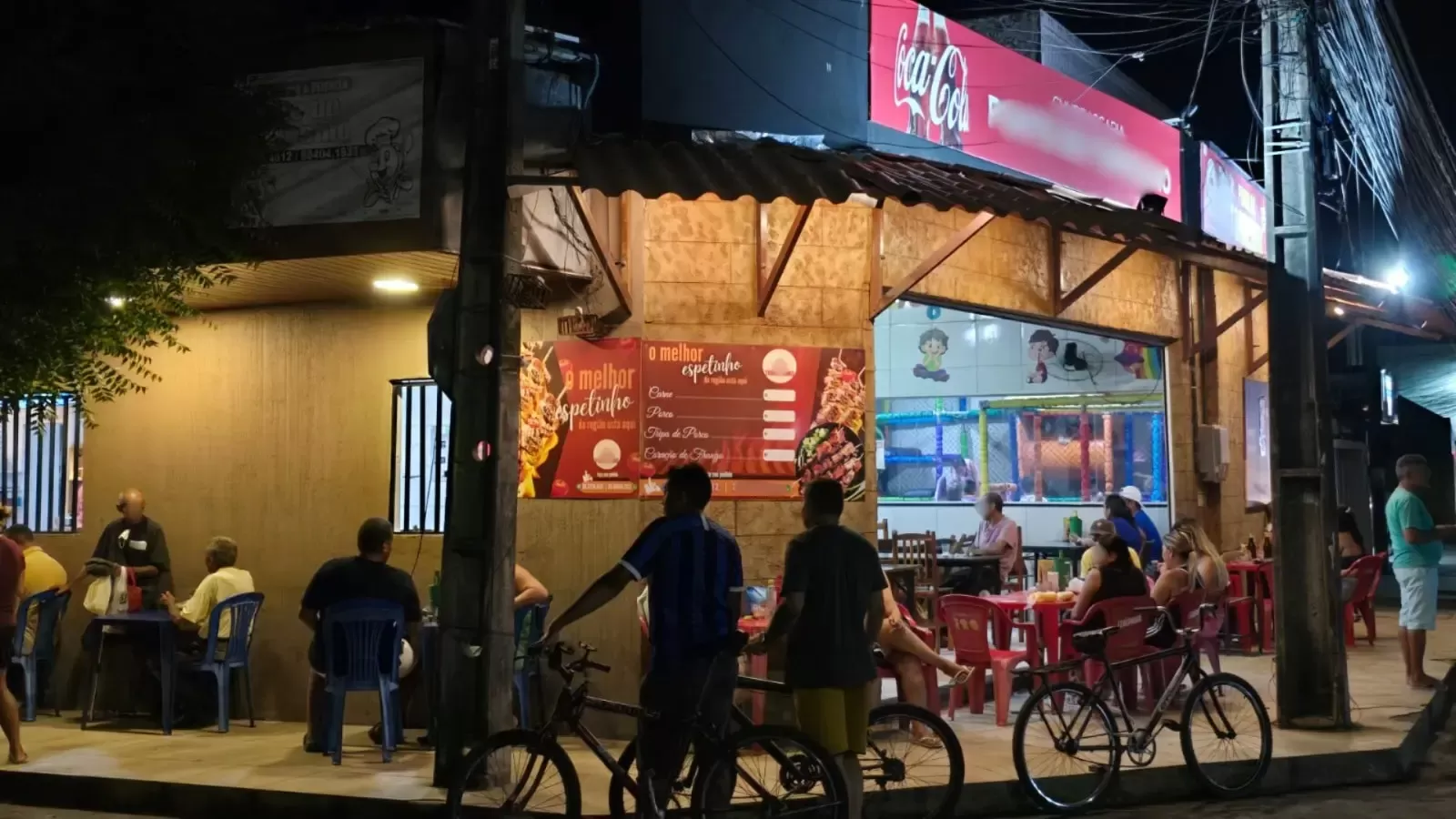 Restaurante em Fortaleza Interditado por Larvas e Baratas Descumpre Ordem e é Novamente Fechado