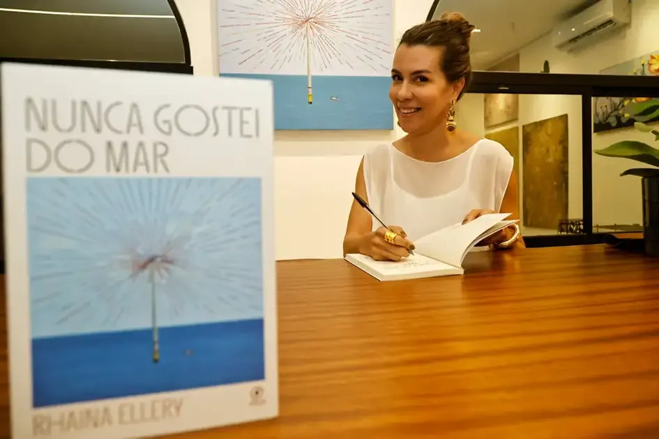 Rhaina Ellery lança novo romance em noite literária