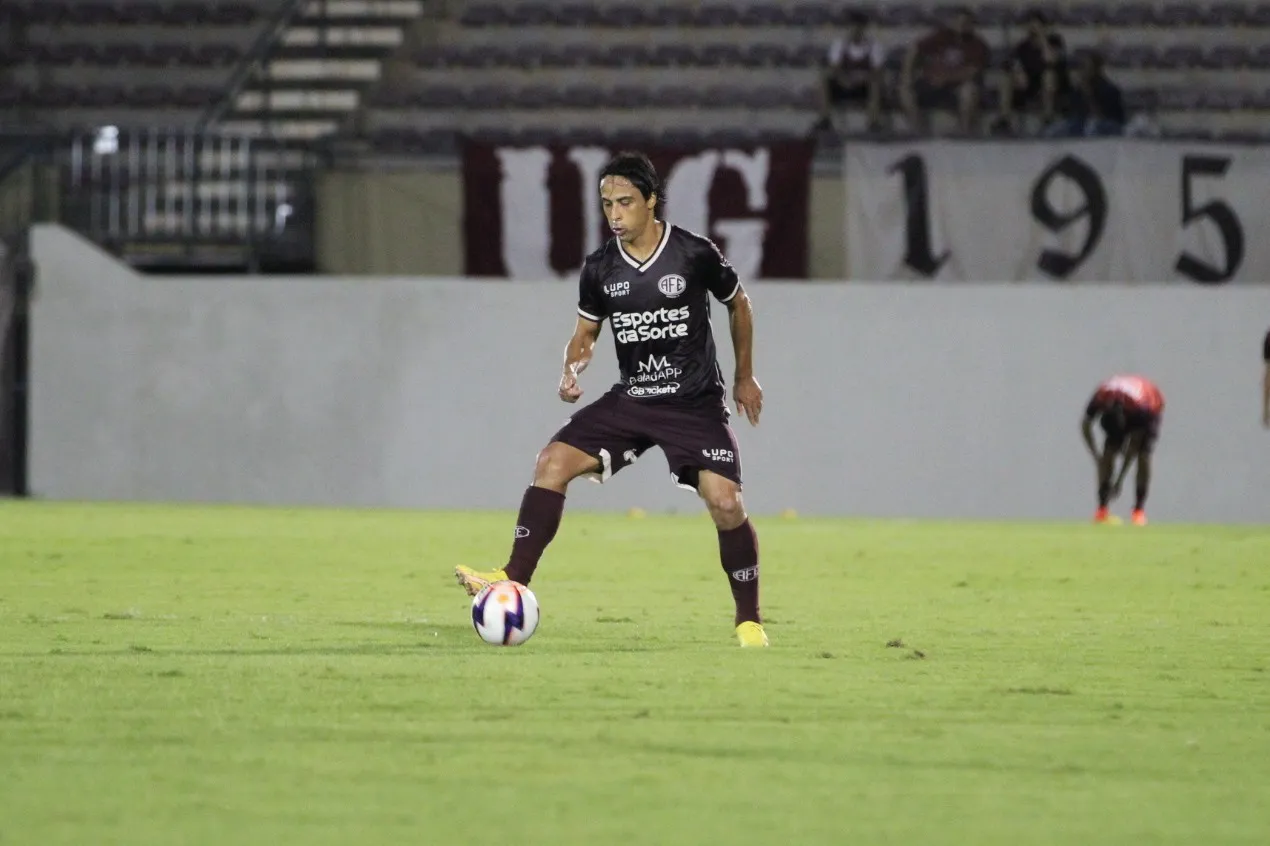Ricardinho atinge marca histórica de 100 jogos pela Ferroviária