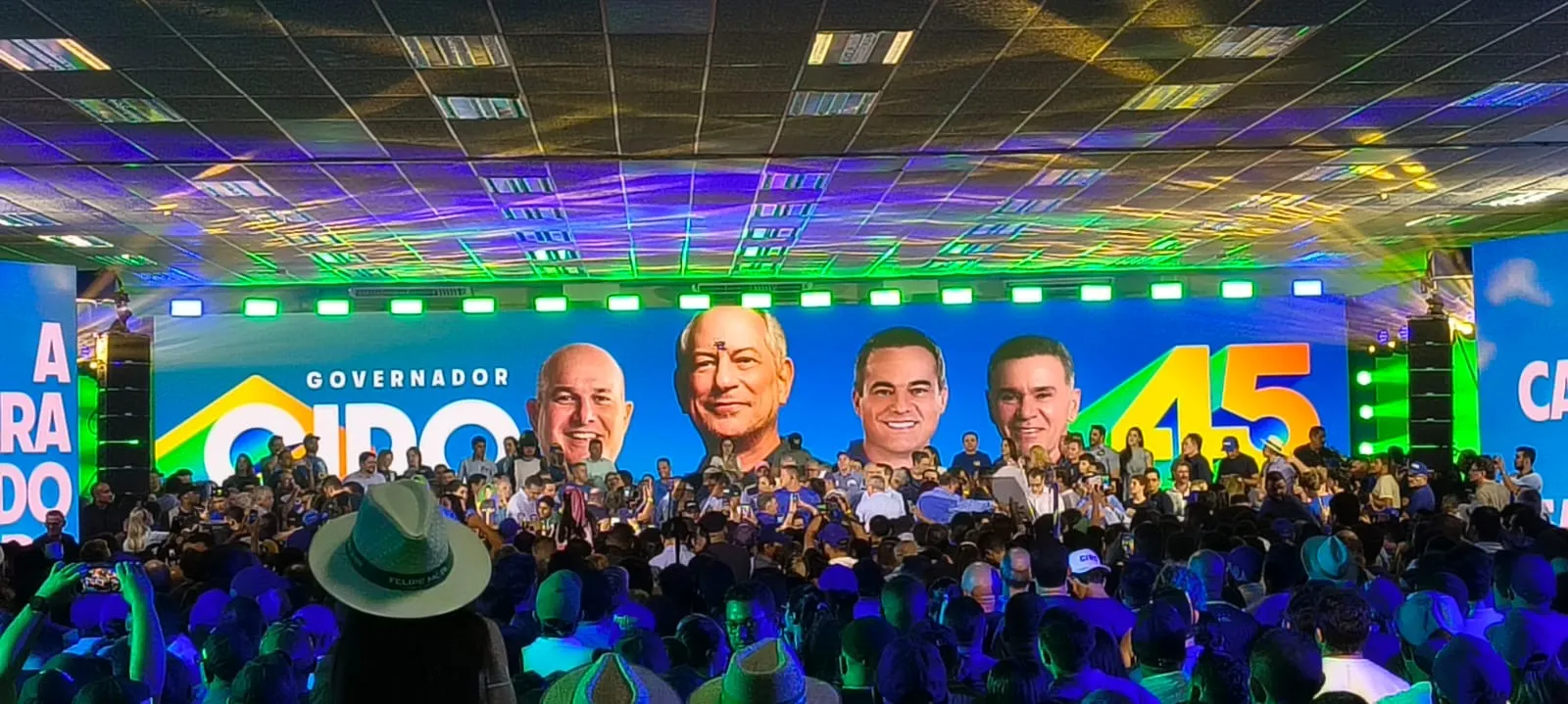 Roberto Cláudio elogia oposição em convenção de Ciro Gomes