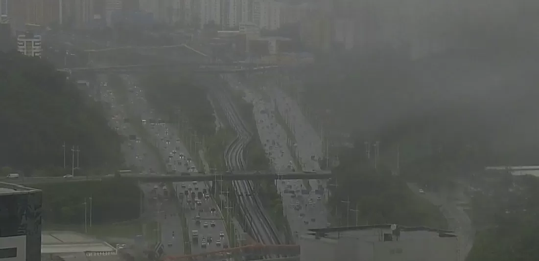 Salvador sob Chuva: Previsão Indica Diminuição Gradual Até Sexta-feira