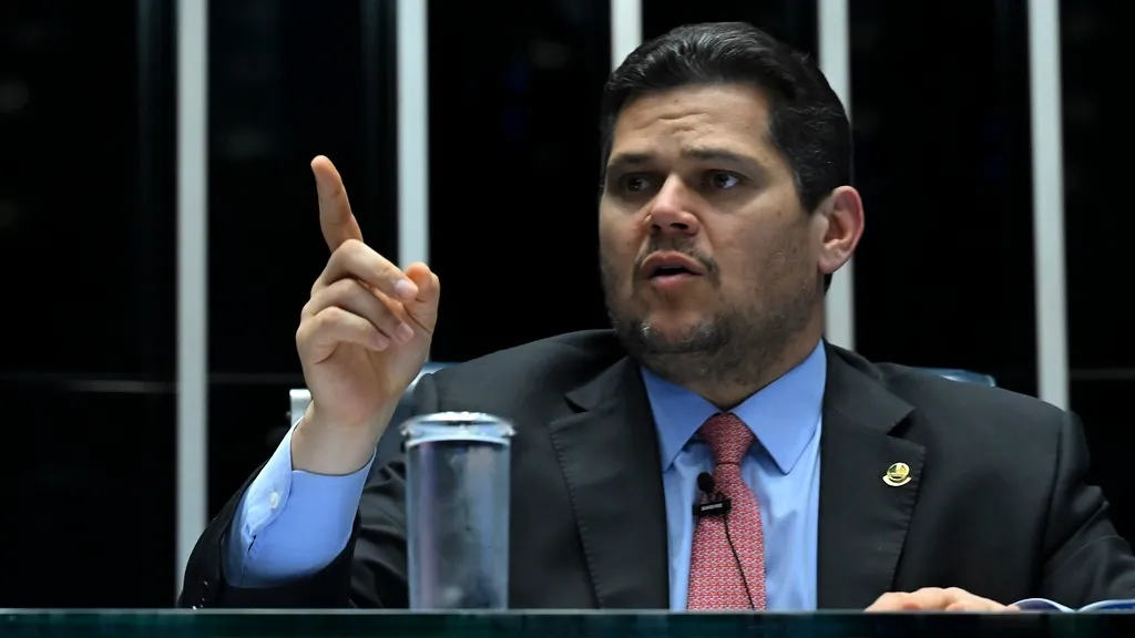 Senado define calendário para votar o fim da escala 6x1