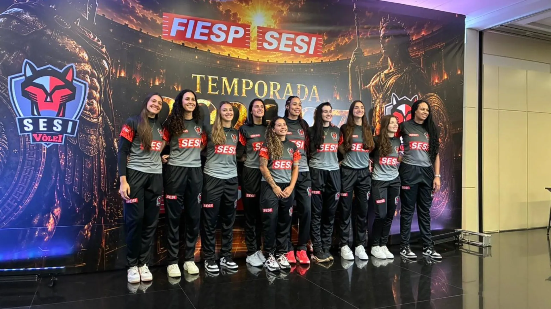 Sesi-Bauru apresenta elencos de vôlei para 2026/27