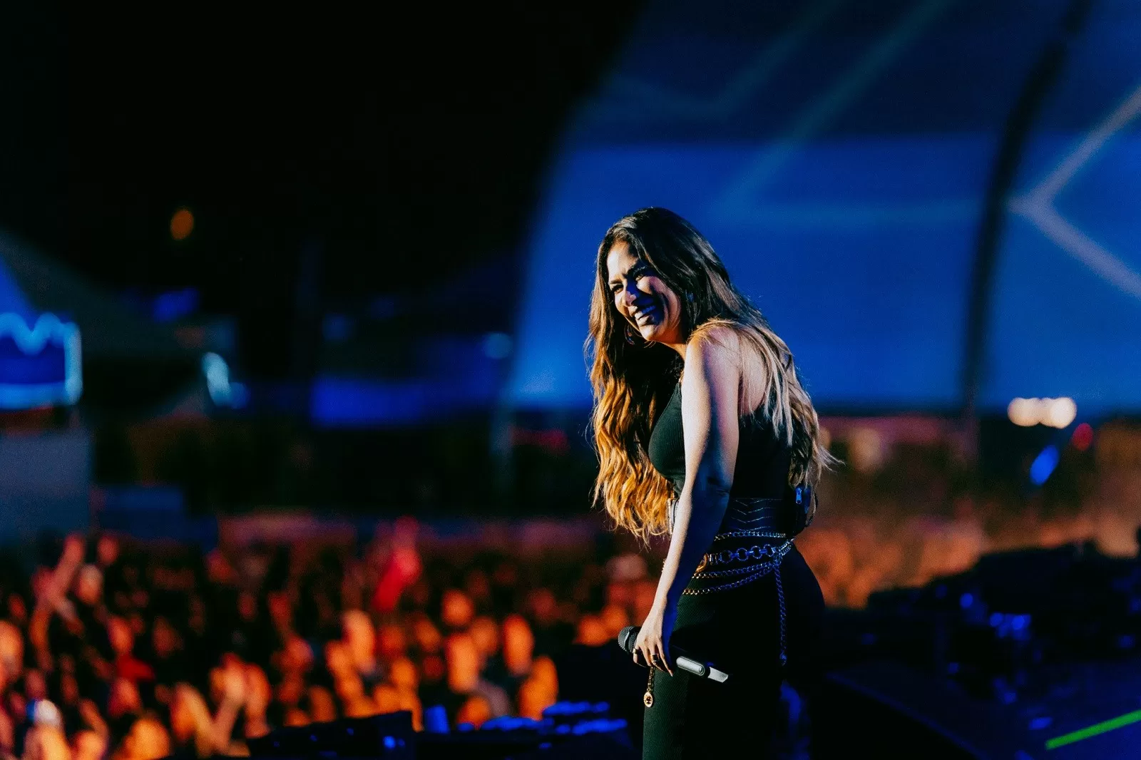 Simone Mendes Brilha em Retorno Triunfal e Solo no Planeta Atlântida