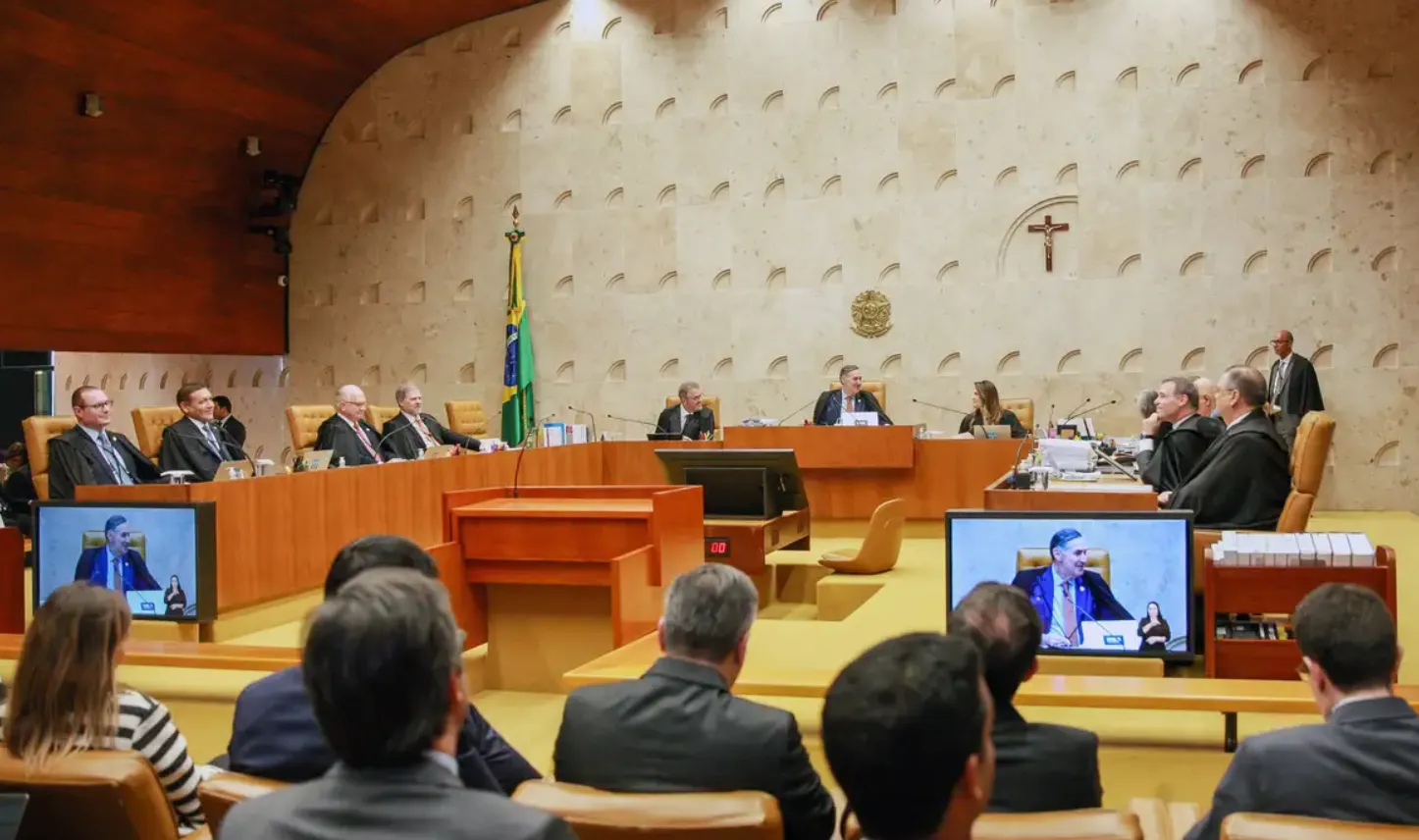 STF Articula Resposta a Intimação de Moraes nos EUA