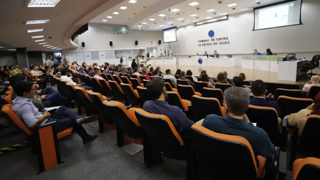 TCE-CE desaprova contas de 2022 do ex-prefeito Helton Luis de Frecheirinha