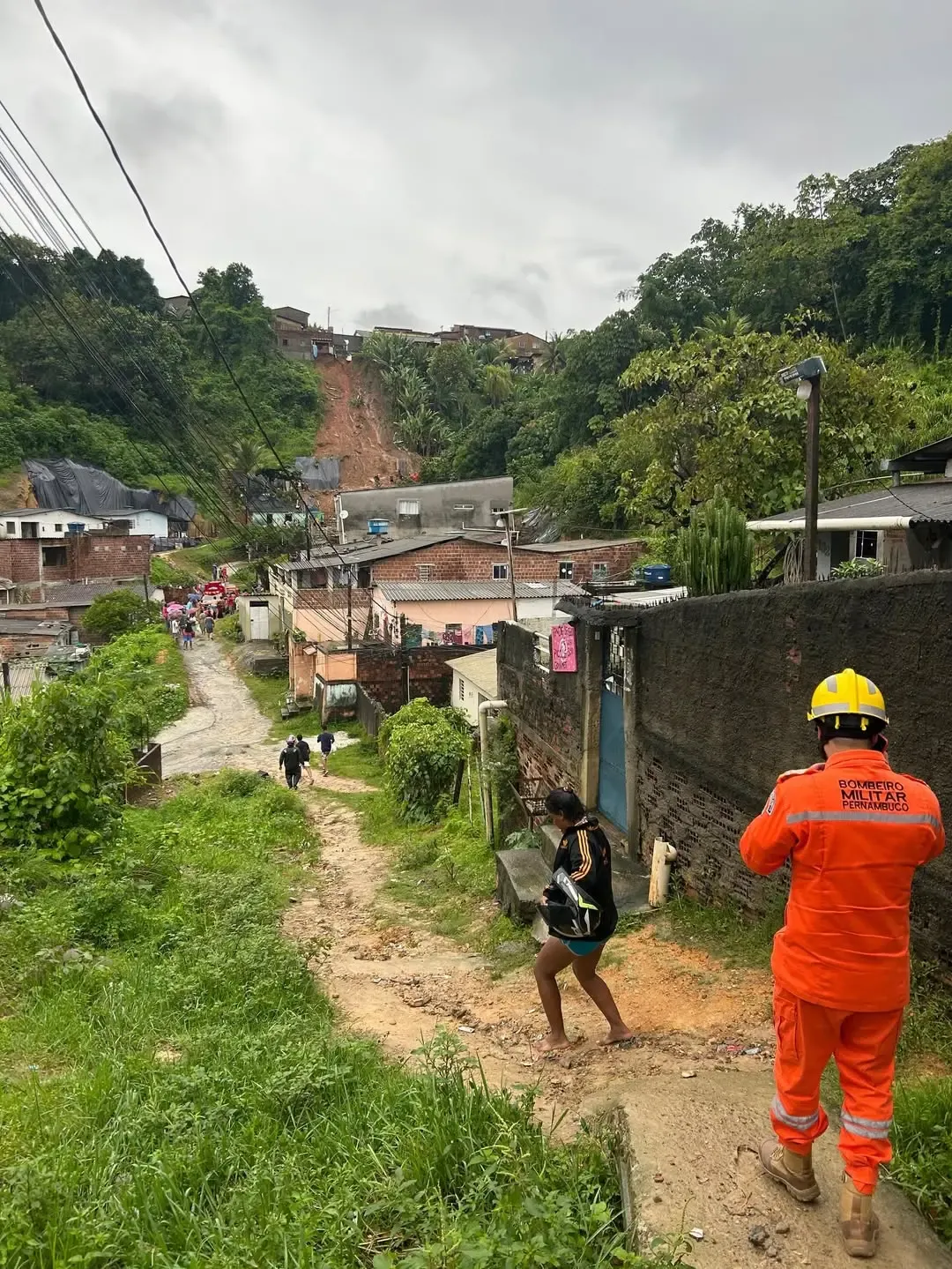 Temporal em Pernambuco: Chuvas intensas causam mortes e deixam mil desabrigados