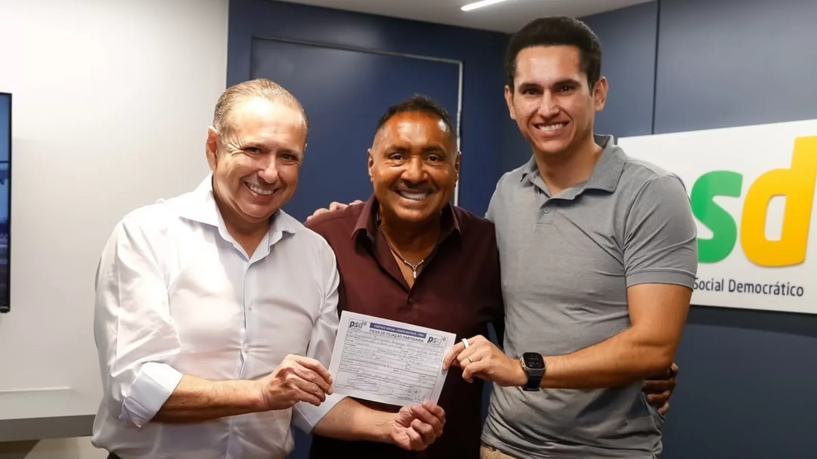 Tiririca se filia ao PSD e muda domicílio eleitoral para o Ceará