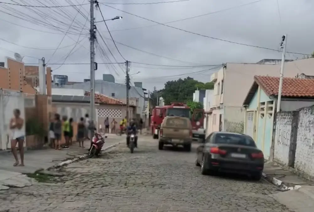 Tragédia em Serrinha: Três crianças morrem em incêndio; mãe é presa por abandono