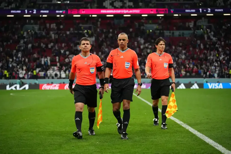 Trio brasileiro apita jogo de abertura da Copa do Mundo de 2026