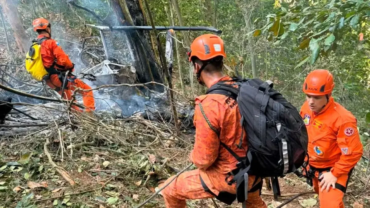Turistas e piloto morrem em queda de helicóptero no Rio
