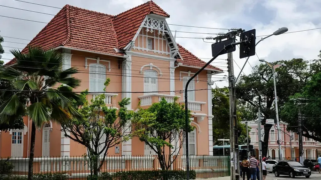 UFC abre 1.261 vagas para Casas de Cultura Estrangeira