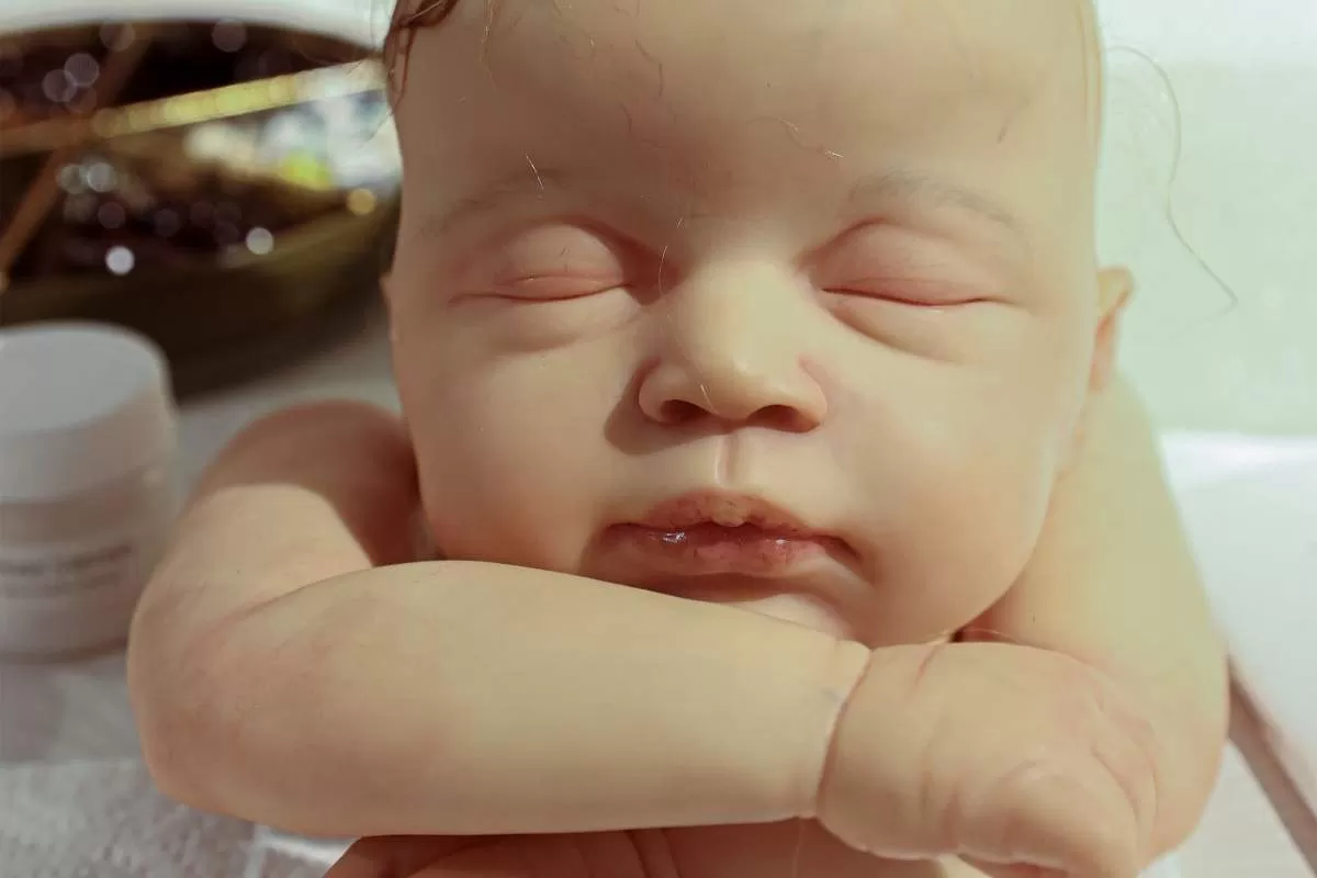 UPA em Várzea Grande nega atendimento a boneca reborn apresentada com sintomas gripais