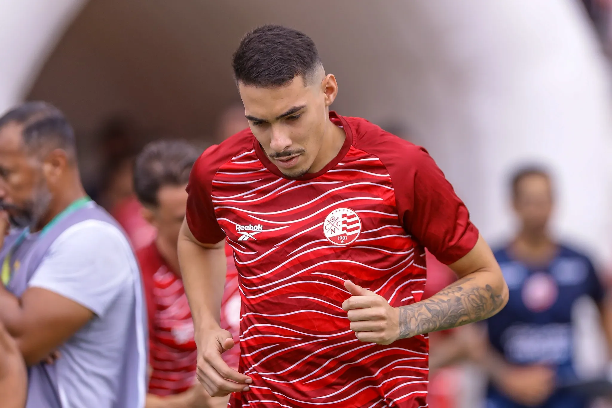 Zagueiro do Náutico nega abalo com derrotas e foca em recuperação